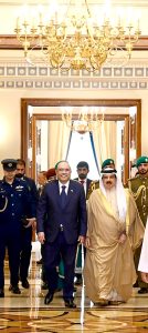 President Asif Ali Zardari with King Hamad bin Isa Al Khalifa at Al-Qudaibiya Palace