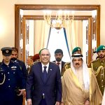 President Asif Ali Zardari with King Hamad bin Isa Al Khalifa at Al-Qudaibiya Palace