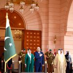President Asif Ali Zardari and First Lady Bibi Aseefa Bhutto Zardari receiving the guard of honour at Al-Qudaibiya Palace