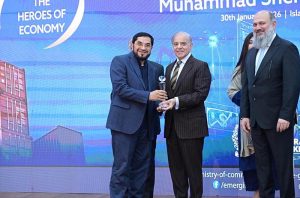 Prime Minister Muhammad Shehbaz Sharif presents awards to leading exporters of the country