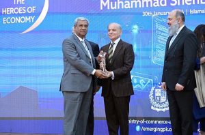 Prime Minister Muhammad Shehbaz Sharif presents awards to leading exporters of the country