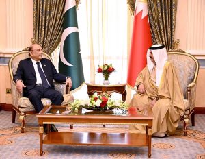 President Asif Ali Zardari in a meeting with His Majesty King Hamad bin Isa Al Khalifa Al-Qudaibiya Palace