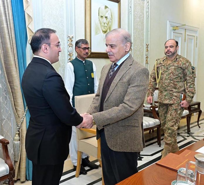 The delegation of Assan Khidmat Markaz Azerbaijan, led by Ulvi Mehdiyev, Chairman of the State Agency for Public Service and Social Innovations called on Prime Minister Muhammad Shehbaz Sharif