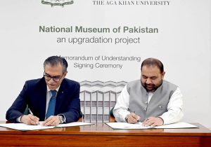 Federal Minister for National Heritage & Culture Mr. Aurangzeb Khan Khichi and President of AKU Dr. Sulaiman Shabuddin sign a Memorandum of Understanding (MoU) for the Upgradation Project of the National Museum of Pakistan at a ceremony held at Aga Khan University.