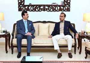 Acting President Syed Yousuf Raza Gilani meeting with Pir of Lauri Sharif, Pir Muhammed Sadiq Qureshi in the Federal Capital.