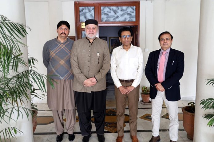 Federal Minister for Poverty Alleviation and Social Safety Syed Imran Ahmad Shah held a productive meeting with The Federal Minster for MoFEPT Khalid Maqbool Siddiqui to discuss the collaboration between Women Empowerment Centres operating under the Pakistan Bait ul Mal and NAVTCC, in order to improve the quality of trainings being given to Women enrolled in these centers