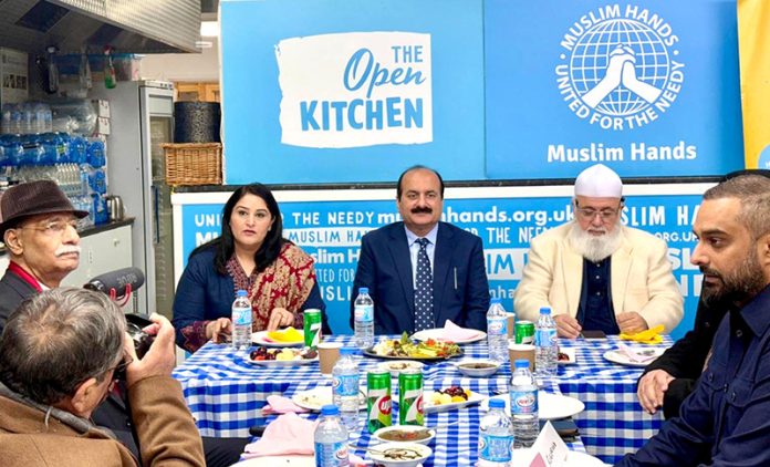 Chairman Prime Minister’s Youth Programme (PMYP) Rana Mashhood Ahmad Khan at the Open Kitchen by Muslim hands