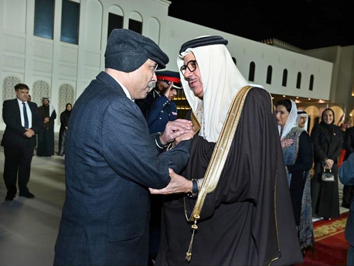 President Asif Ali Zardari being seen off by Dr. Abdullatif bin Rashid Al Zayani, Minister of Foreign Affairs of the Kingdom of Bahrain, at the airport