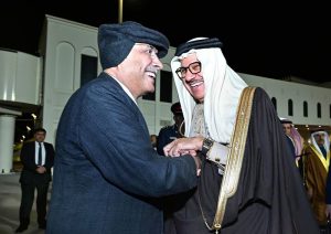President Asif Ali Zardari being seen off by Dr. Abdullatif bin Rashid Al Zayani, Minister of Foreign Affairs of the Kingdom of Bahrain, at the airport