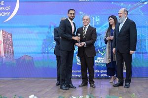 Prime Minister Muhammad Shehbaz Sharif presents awards to leading exporters of the country