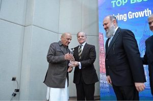 Prime Minister Muhammad Shehbaz Sharif presents awards to leading exporters of the country