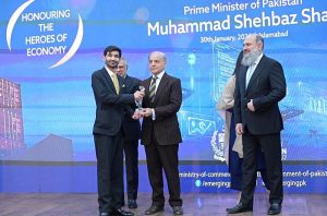 Prime Minister Muhammad Shehbaz Sharif presents awards to leading exporters of the country