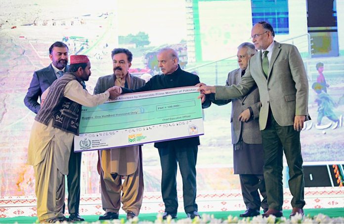 Prime Minister Muhammad Shehbaz Sharif distributes cheques among flood affectees of Balochistan
