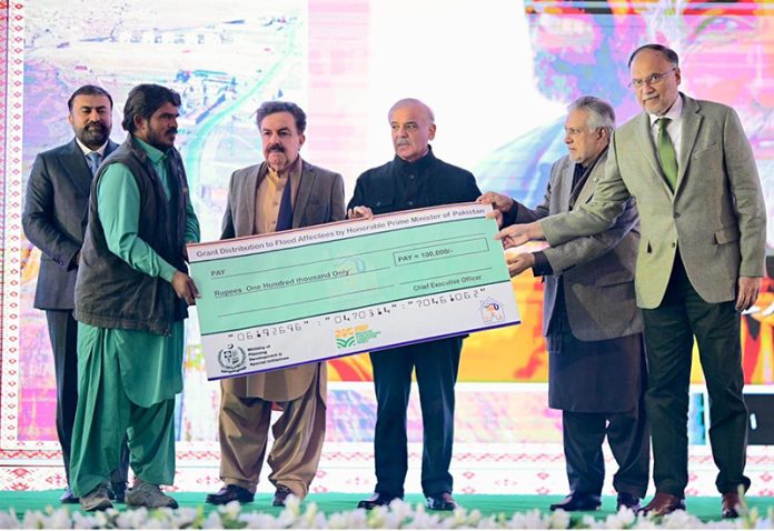 Prime Minister Muhammad Shehbaz Sharif distributes cheques among flood affectees of Balochistan