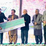Prime Minister Muhammad Shehbaz Sharif distributes cheques among flood affectees of Balochistan