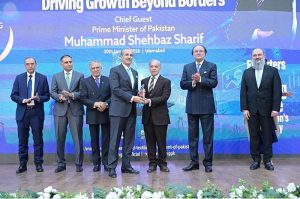 Prime Minister Muhammad Shehbaz Sharif presents awards to leading exporters of the country