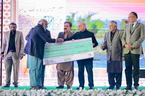 Prime Minister Muhammad Shehbaz Sharif distributes cheques among flood affectees of Balochistan