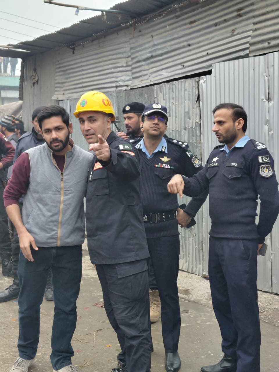 DIG oversees rescue operation as fire erupts at shop in Sharifabad
