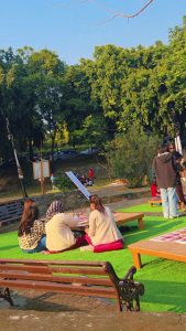 Organic community market debuts in F-7 Park, draws warm response from residents