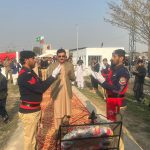 KP Governor visits Tank to pay tribute to police martyrs