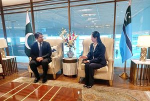 Coordinator to the Prime Minister on Commerce, Rana Ihsaan Afzal Khan, presents a bouquet to H.E. Cham Nimul, Minister of Commerce of Cambodia, on her arrival at Islamabad International Airport, ahead of the 2nd Pakistan-Cambodia Joint Trade Committee (JTC) meeting