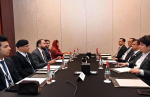 H.E. Chaudhay Salik Hussain Federal Minister for Overseas Pakistanis and Human Recourse Development meets H.E. Atty Hans leo J, Cacdac, Secretary Department of Migrant workers of the Philippines, on the Sideline of the Abu Dhabi Dialogue 2026, to discuss cooperation on Migrant workers social security skill Development and reintegration mechanism