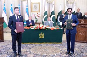 Prime Minister Muhammad Shehbaz Sharif and President of Uzbekistan Shavkat Mirziyoyev witnessing the MOUs exchanging ceremony between Pakistan and Uzbekistan.