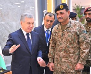 Field Marshal Syed Asim Munir, NI (M), HJ, COAS & CDF warmly receives the President of the Republic of Uzbekistan, Shavkat Mirziyoyev and the delegation along with senior ministers paid an official visit to Global Industrial & Defence Solutions (GIDS) and conducted them during the visit to the facility.
