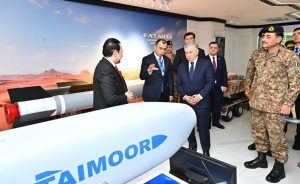 Field Marshal Syed Asim Munir, NI (M), HJ, COAS & CDF warmly receives the President of the Republic of Uzbekistan, Shavkat Mirziyoyev and the delegation along with senior ministers paid an official visit to Global Industrial & Defence Solutions (GIDS) and conducted them during the visit to the facility.