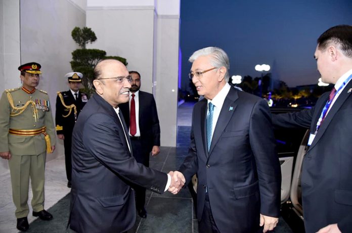 President Asif Ali Zardari receives President of the Republic of Kazakhstan, Kassym-Jomart Tokayev, upon his arrival at Aiwan-e-Sadr