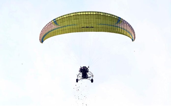 Visitor enjoy a motor gliding ride during the two-day Pakistan Tourism, Sports & Family Festival at the Sports Complex in the Federal Capital