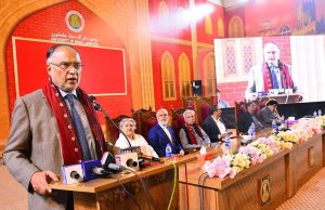 Federal Minister for Planning, Development and Special Initiatives Ahsan Iqbal addresses students at the Shaheed Mohtarma Benazir Bhutto Chair & Convention Centre, University of Sindh.