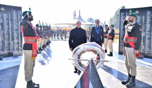 Prime Minister of Pakistan Muhammad Shehbaz Sharif and Prime Minister of Azad Jammu and Kashmir Raja Faisal Mumtaz Rathore laying floral wreath at Azad Jammu and Kashmir Yadgar-e-Shuhada on the occasion of Kashmir Solidarity Day.