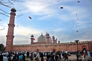 A beautiful view of the sky filled with colorful kites during the three-day “Basant” festival, the festival is returning to the provincial capital after 20 years