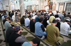 Imam delivering Khutba of the first Jumma-tul-Mubarak prayer during the Holy fasting month of Ramazan ul Mubarak at Jamia Masjid Puran Nagar.