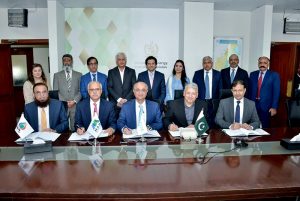 Federal Minister for Petroleum Ali Pervaiz Malik witnesses the signing of Petroleum Concession Agreements (PCAs) and Exploration Licences (ELs) awarding 11 onshore blocks