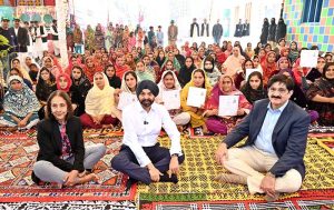 World Bank Group President Ajay Banga and Sindh Chief Minister Syed Murad Ali Shah handed over house documents to flood affectees during a visit to Bahawal Jatt village, Dokri Taluka. The homes were constructed under the Sindh People’s Housing for Flood Affectees program