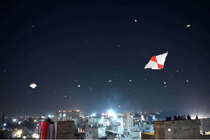 A beautiful view of the sky filled with colorful kites during the three-day “Basant” festival in the City where citizens are flying kites, the festival is returning to the provincial capital after 20 years