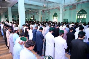A large number of people offer Namaz-e-Jumma at Jamia Qasmia Eidgah Masjid on first Friday of the holy month of Ramazan