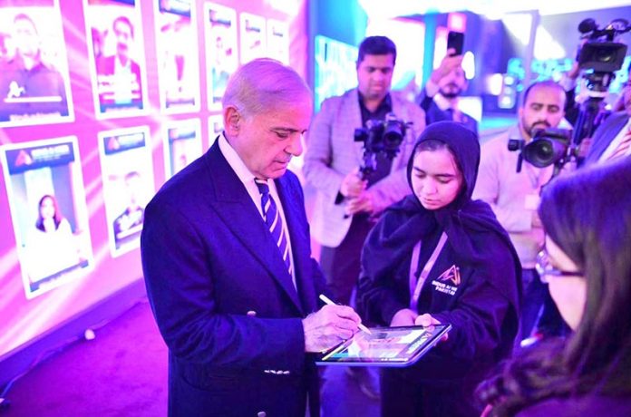 Prime Minister Muhammad Shehbaz Sharif visits different kiosks at 