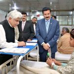 Governor Khyber Pakhtunkhwa Faisal Karim Kundi inquires about the health of patients during a visit to the Pak Red Crescent Medical and Dental College