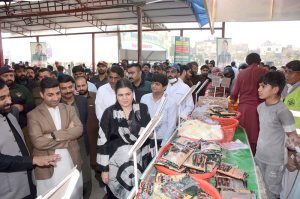 Special Assistant to the Chief Minister of Punjab Salma Butt is visiting the Ramzan Bazaar on Jhang Road