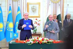 Prime Minister Muhammad Shehbaz Sharif and President of Kazakhstan Kassym-Jomart Tokayev signing the Joint Declaration on Strategic Partnership between Pakistan and Kazakhstan