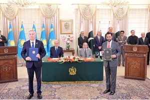 Prime Minister Muhammad Shehbaz Sharif and President of Kazakhstan Kassym-Jomart Tokayev witnessing the exchange of MOUs between Pakistan and Kazakhstan