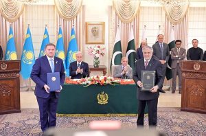 Prime Minister Muhammad Shehbaz Sharif and President of Kazakhstan Kassym-Jomart Tokayev witnessing the exchange of MOUs between Pakistan and Kazakhstan