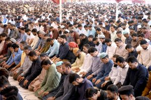A large number of people offer the first Jumma-tul-Mubarak prayer at Memon Masjid in the Holy fasting month of Ramazan ul Mubarak