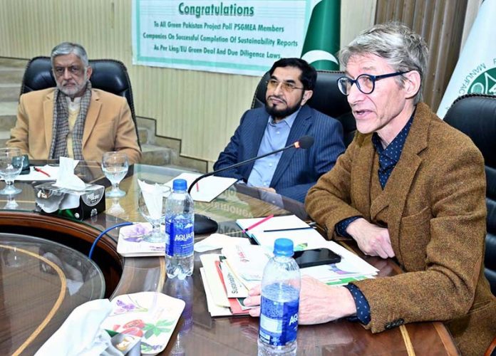 Dr. Michael Arretz MD, Project Director Green Pakistan addressing to a meeting of German and European exporters at PGMEA