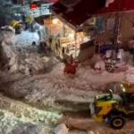 Heavy snowfall in Galiyat, road clearance operations launched to facilitate tourists and locals