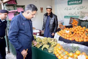 IGP Rizvi reviews security, traffic arrangements at Ramazan sahulat bazaar