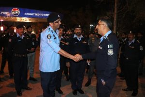IGP Rizvi shares Iftar with officers, reviews security duties